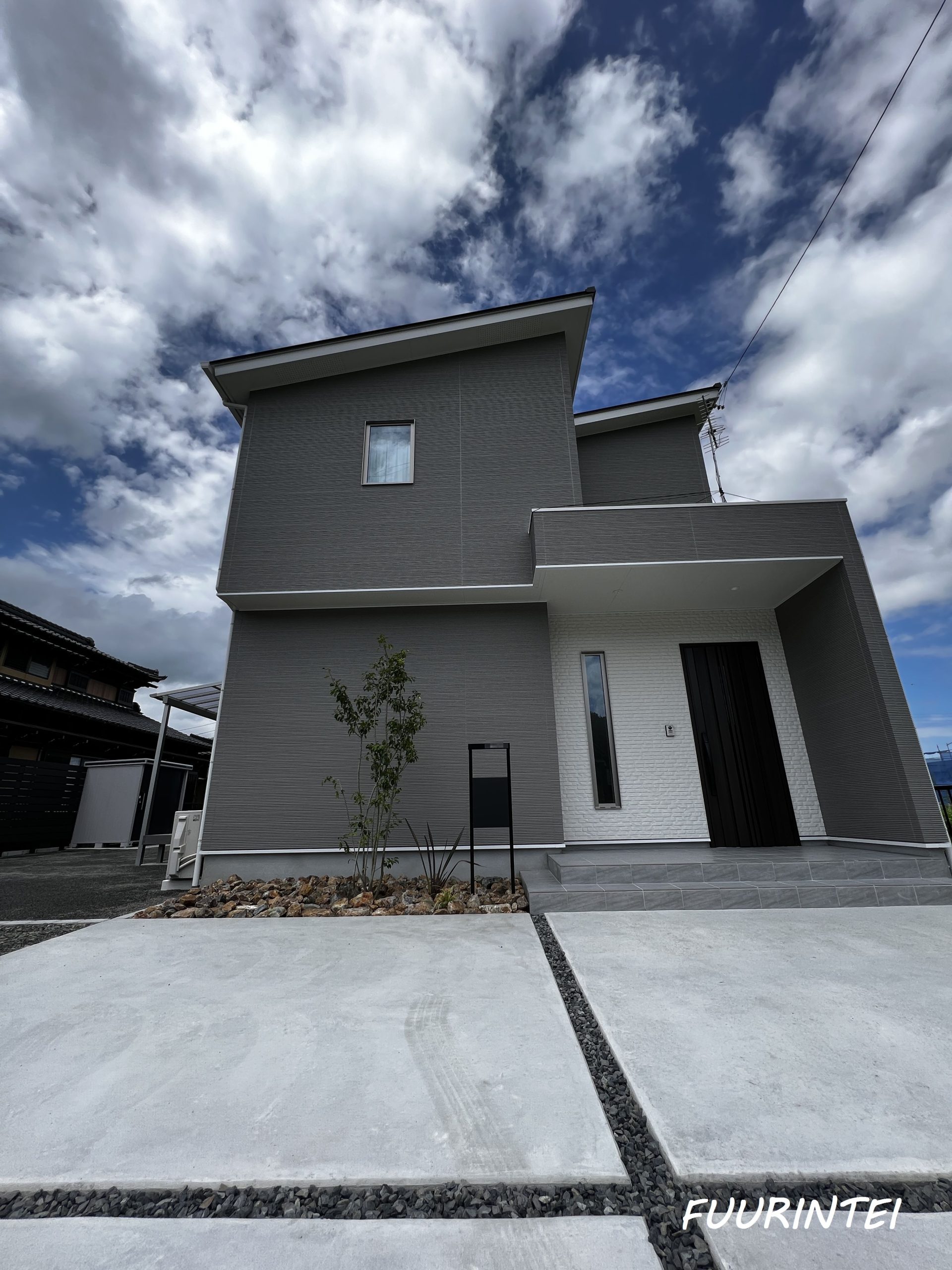 【新築外構】モノトーングレー調の一軒家｜岐阜県土岐市｜
